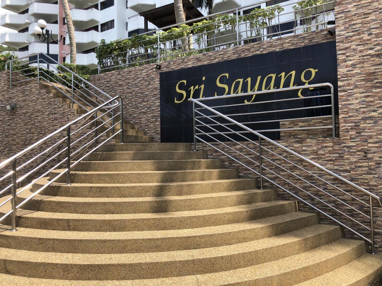 Susie'S Resort Seaview Suites At Sri Sayang Batu Ferringhi Exterior foto